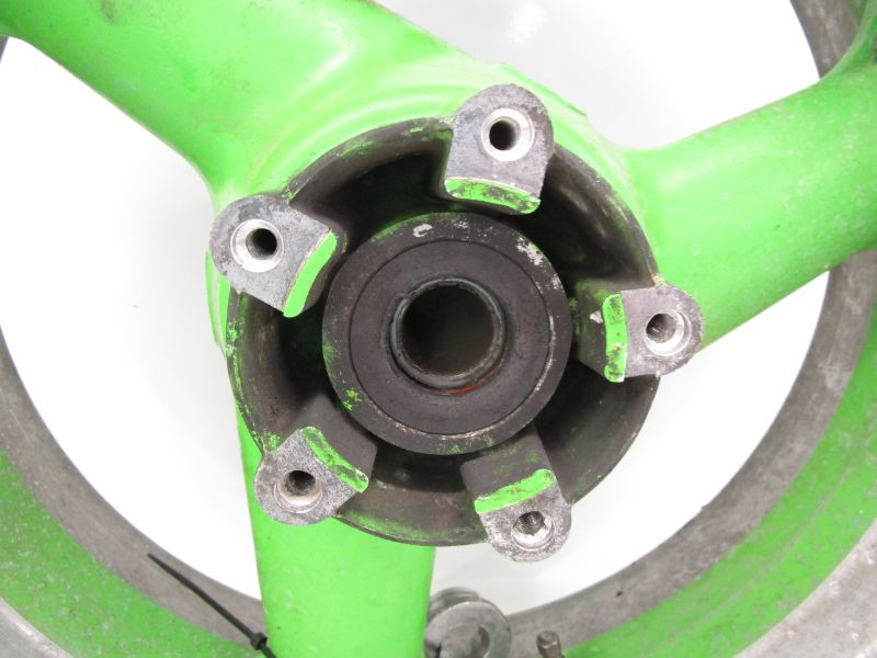 輪 94 Kawasaki Ninja ZX7R L Green Rear Wheel Rim 17x5.50 41073-1547